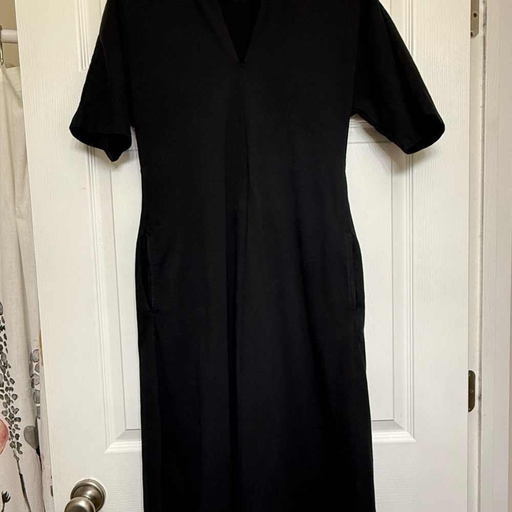 Velvet by Graham & Spencer for Anthropolgie  Black Midi V-Neck Dress